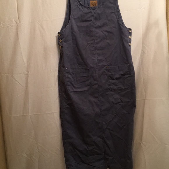 Dresses - Picture 2 of 5